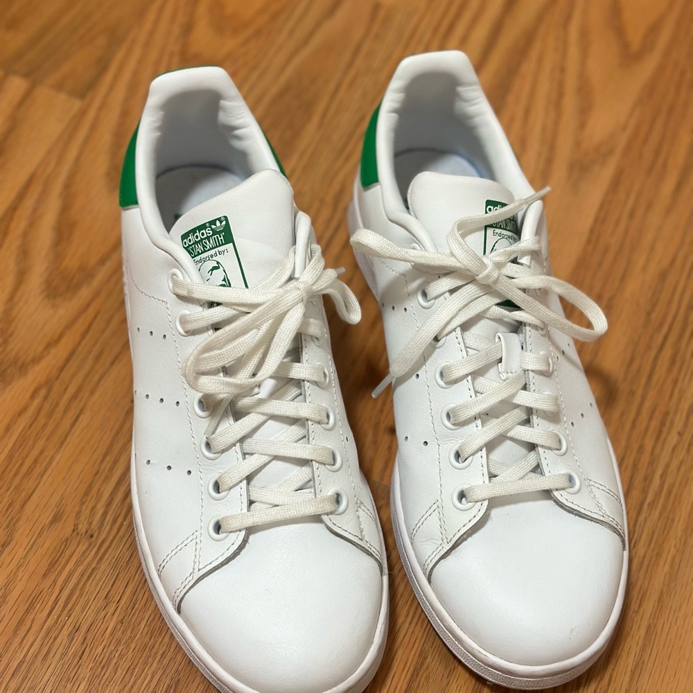 Adidas Stan Smith OG “White Green”  size men 6,  8 women